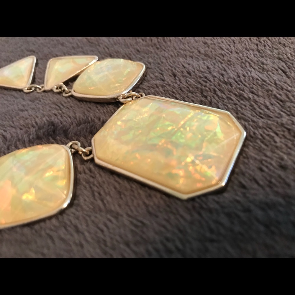 Statement necklace - Picture 3 of 3